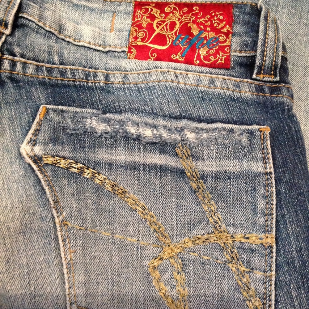 LUPE DESIGNER SLIGHTLY DISTRESSED JEANS Size 26.